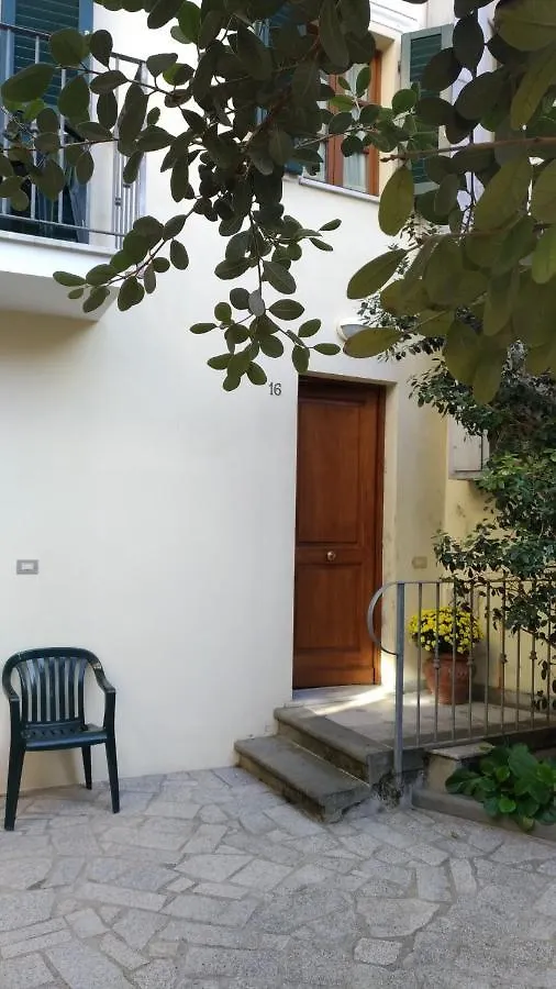 Residence Domus Pisa 0*,